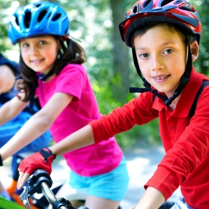 Uffants en il traffic sin via